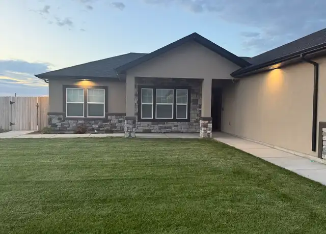 Property at 2902 E 3400 N, Twin Falls, ID, 83301, 3 beds, 2.5 baths, [object Object]