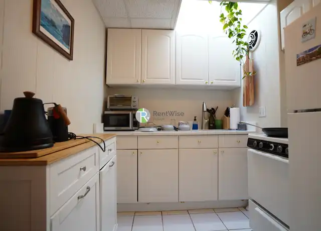 Property at 1055 Beacon St Unit 8, Brookline, MA, 02446, 1 bed, 1 bath, [object Object]