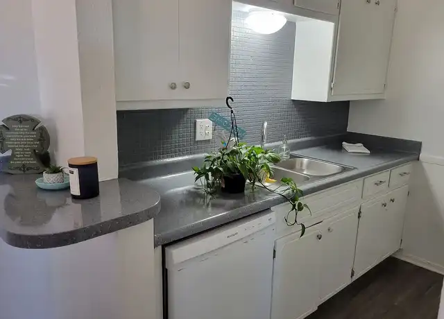 Property at Villa Verde Apartments - 6050 S Harvey Ave, Oklahoma City, OK, 73139, 1 bed, 1 bath, [object Object]