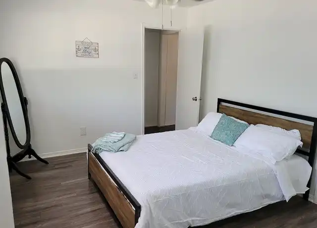 Property at Villa Verde Apartments - 6050 S Harvey Ave, Oklahoma City, OK, 73139, 1-2 bed, 1 bath, [object Object]