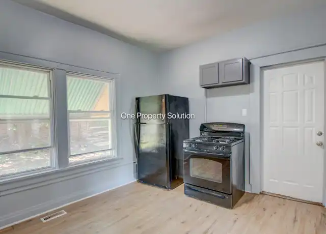 Property at 2315 Industrial Blvd Unit 1R, Gary, IN, 46407, 2 beds, 1 bath, [object Object]