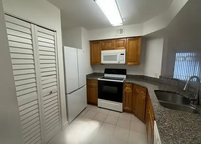 Property at 3473 NW 44th St #102, Lauderdale Lakes, FL, 33309, 1 bed, 1 bath, [object Object]