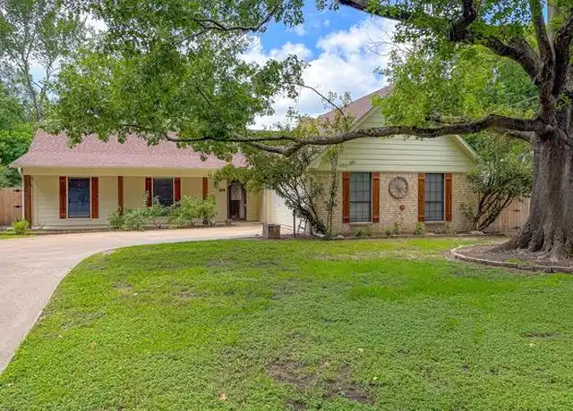 Property at 525 Oxford St, Corsicana, TX, 75110, 3 beds, 2 baths, [object Object]