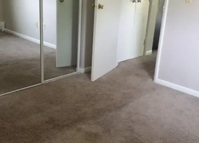 Property at 2332 Iroll Ave Unit 4, Cincinnati, OH, 45225, 1 bed, 1 bath, [object Object]