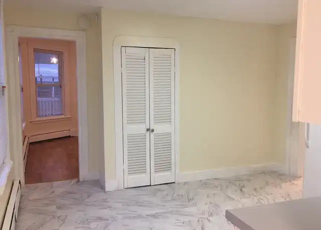 Property at 28 Cedar St Unit 1, New Haven, CT, 06519, 3 beds, 1 bath, [object Object]