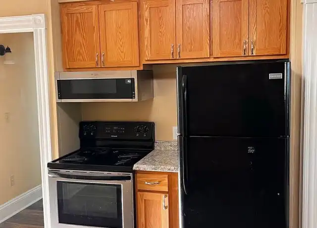 Property at 7 Hazelwood Ave Unit 2, Waterville, ME, 04901, 1 bed, 1 bath, [object Object]