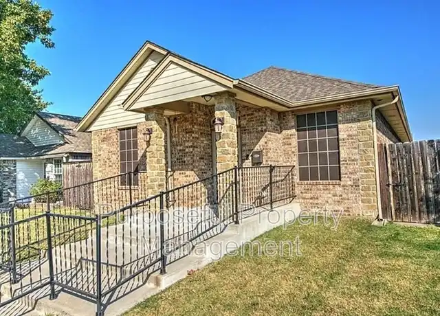 Property at 2102 Lonnie Ln, Oklahoma City, OK, 73170, 3 beds, 2 baths, [object Object]