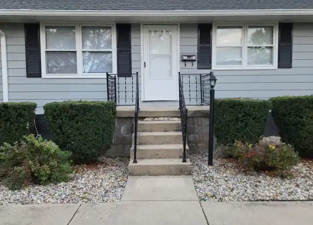 Property at 120 West St, Pendleton, IN, 46064, 2 beds, 1 bath, [object Object]