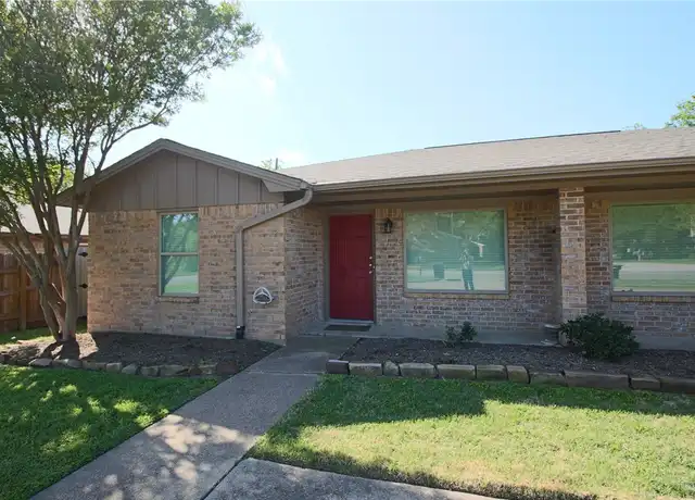 Property at 310 Brentwood Dr E, College Station, TX, 77840, 2 beds, 2 baths, [object Object]