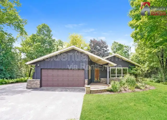 Property at 11539 N Parkview Dr, Mequon, WI, 53092, 3 beds, 2 baths, [object Object]