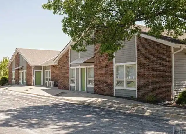 Property at 5320 Longview Rd Unit 18, Kansas City, MO, 64137, 1 bed, 1 bath, [object Object]