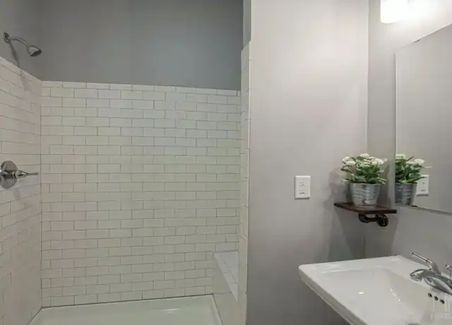 Property at 5320 Longview Rd Unit 18, Kansas City, MO, 64137, 1 bed, 1 bath, [object Object]
