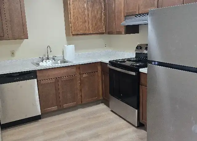 Property at 882 Old Plainville Rd, New Bedford, MA, 02745, 2 beds, 1 bath, [object Object]