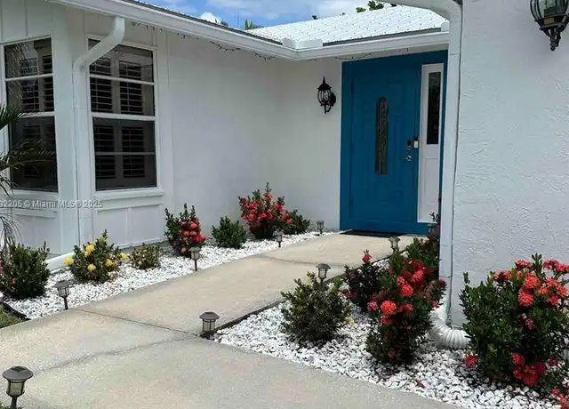 Property at 2515 SE Petit Ln, Port Saint Lucie, FL, 34952, 3 beds, 2 baths, [object Object]