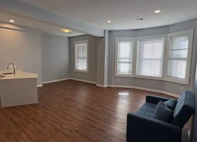 Property at 92 W Washington St Unit 304, Hagerstown, MD, 21740, 1 bed, 1 bath, [object Object]