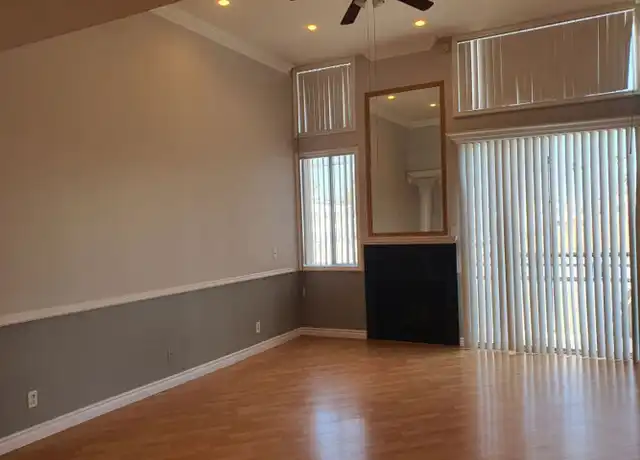 Property at 940 N Ardmore Ave Unit 207, Los Angeles, CA, 90029, 2 beds, 2 baths, [object Object]