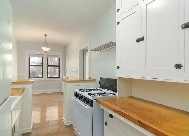 Property at Portland Villas - 1522 Portland Ave, Saint Paul, MN, 55104, 1 bed, 1 bath, [object Object]