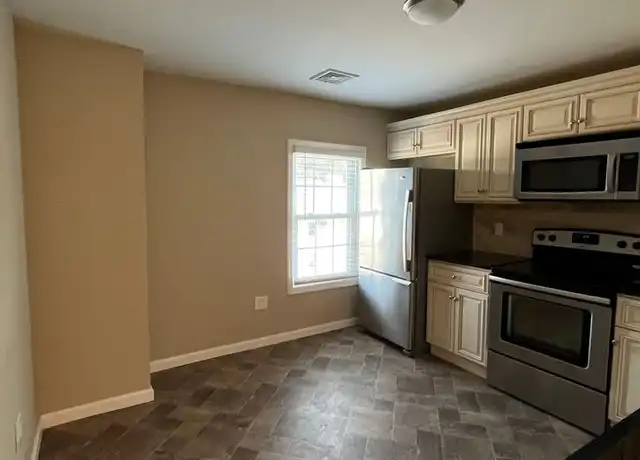 Property at 209 S 5th St Fl WHITE 20, Emmaus, PA, 18049, 2 beds, 1 bath, [object Object]