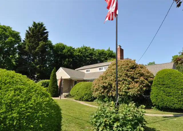 Property at 16 Evergreen Ave, Huntington Station, NY, 11746, 1 bed, 1 bath, [object Object]