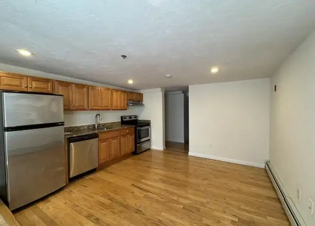 Property at 3 Market St, Hudson, MA, 01749, 1 bed, 1 bath, [object Object]