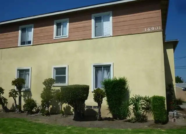 Property at 16901 Crenshaw Blvd Unit 3, Torrance, CA, 90504, 3 beds, 1 bath, [object Object]