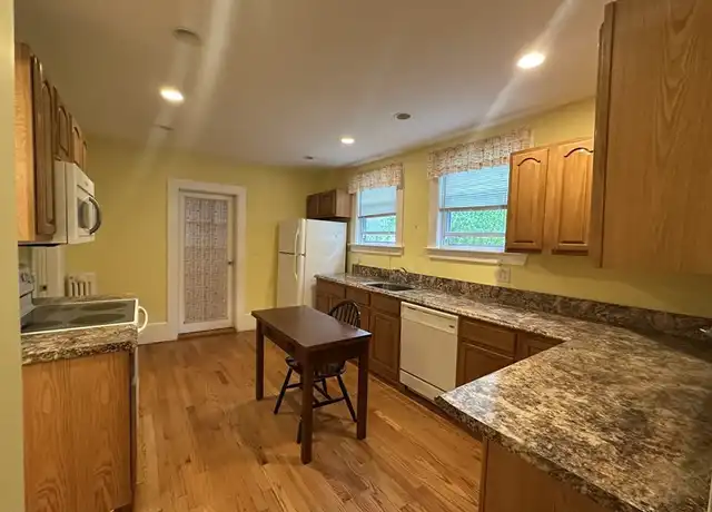 Property at 24 Hillside Ave #1, Braintree, MA, 02184, 2 beds, 1 bath, [object Object]