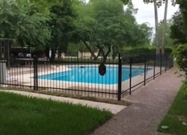 Property at 700 Sunset Dr #201, McAllen, TX, 78503, 3 beds, 2 baths, [object Object]