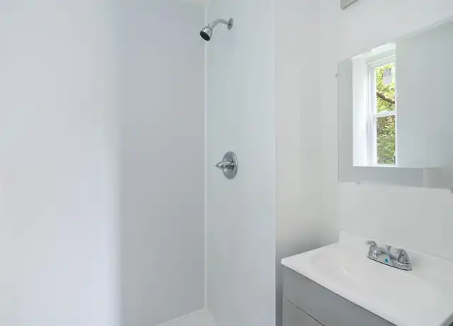 Property at 1115 6th Ave Unit 206, Beaver Falls, PA, 15010, 1 bed, 1 bath, [object Object]