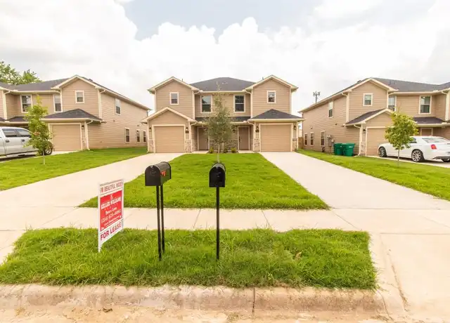 Property at 224 W Lake St, Sherman, TX, 75090, 3 beds, 3 baths, [object Object]
