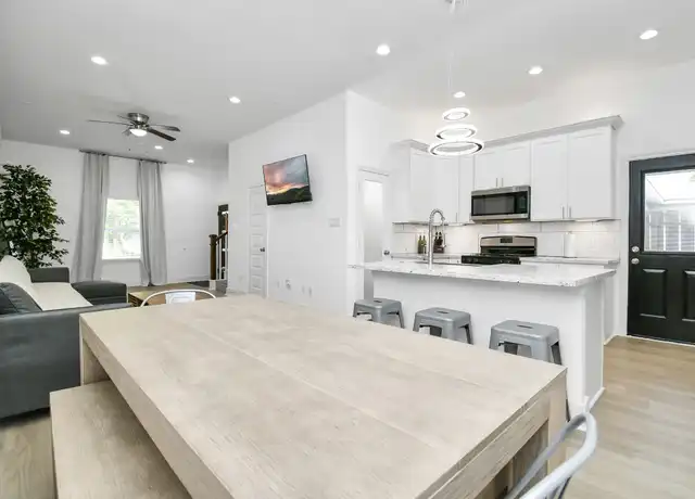Property at 7031 Eastwood St Unit A, Houston, TX, 77021, 4 beds, 2.5 baths, [object Object]