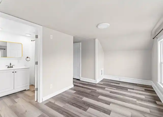 Property at 457 Ahnaip St, Menasha, WI, 54952, 1 bed, 1 bath, [object Object]