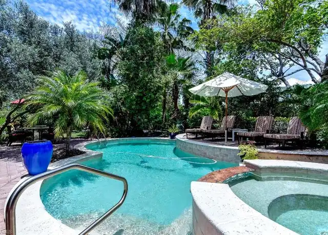 Property at 605 6th Ave N, Naples, FL, 34102, 3 beds, 2.5 baths, [object Object]