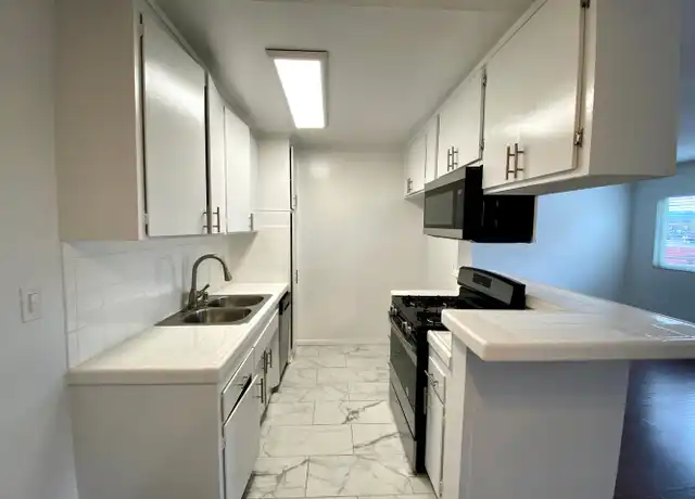 Property at 1166 S Crenshaw Blvd Unit 07007, Los Angeles, CA, 90019, 1 bed, 1 bath, [object Object]