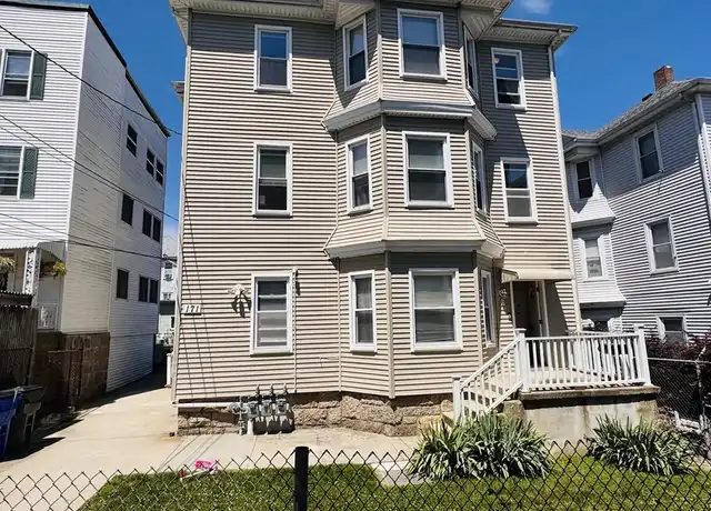 Property at 171 Hunter St Unit 3, Fall River, MA, 02721, 3 beds, 1 bath, [object Object]