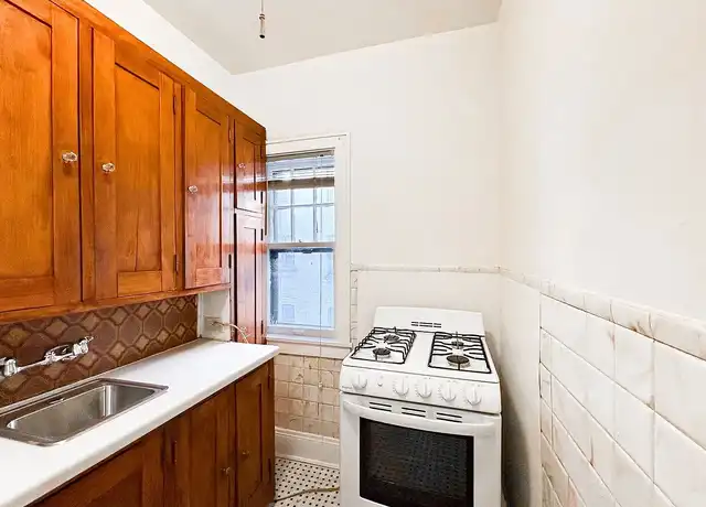 Property at 1325 West 27th St - 1325 W 27th St, Minneapolis, MN, 55408, 1 bed, 1 bath, [object Object]