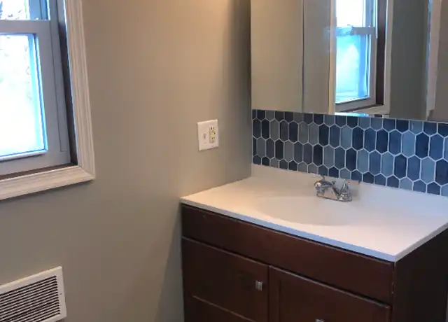 Property at 21 S Loveland Ave, Kingston, PA, 18704, 5 beds, 1.5 baths, [object Object]