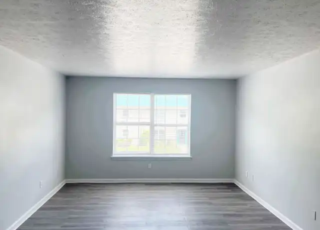 Property at 102 Barnwood Ln Unit 2E, Elizabethtown, KY, 42701, 2 beds, 1 bath, [object Object]
