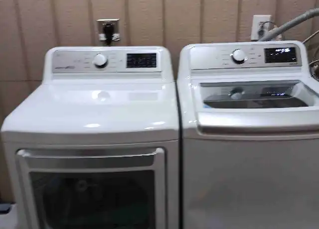 Property at 140 Bleecker St Unit 4, Gloversville, NY, 12078, 2 beds, 1 bath, [object Object]