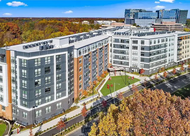 Photo of 11500 Commerce Park Dr, Reston, VA 20191