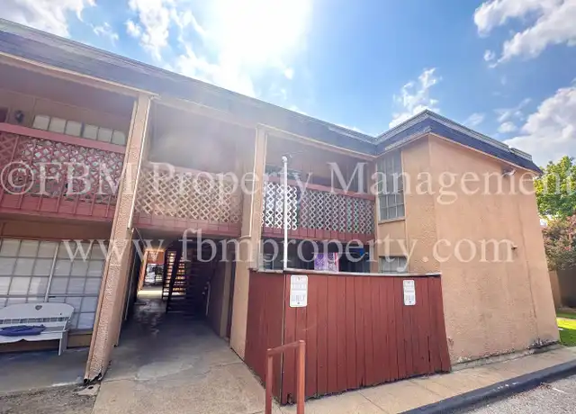 Property at 800 N Clay St Unit D 22, Ennis, TX, 75119, 1 bed, 1 bath, [object Object]