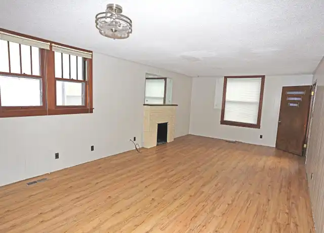 Property at 344 E Adams Ave, McAlester, OK, 74501, 2 beds, 1 bath, [object Object]
