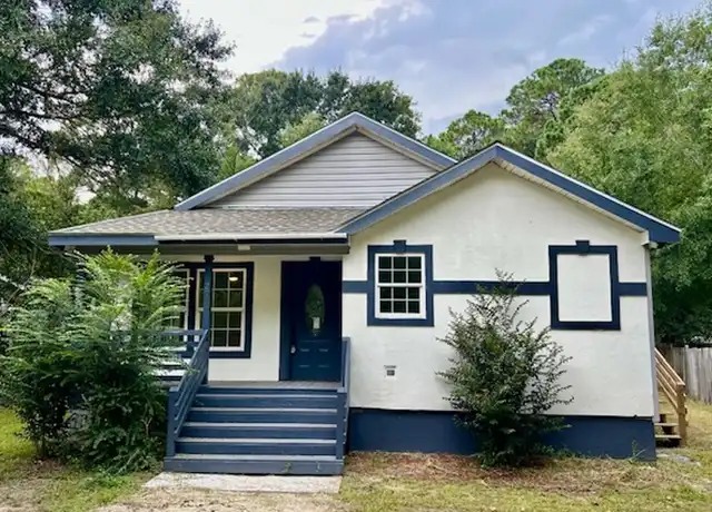 Property at 2011 S 7th St, Ocean Springs, MS, 39564, 3 beds, 2 baths, [object Object]