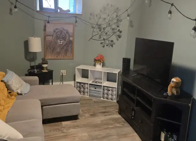 Property at 33 Oakland Rd Unit B, Brookline, MA, 02445, 1 bed, 1 bath, [object Object]