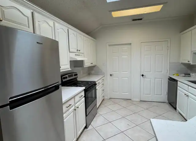 Property at 905 Kirby Ave, Lubbock, TX, 79416, 3 beds, 2 baths, [object Object]