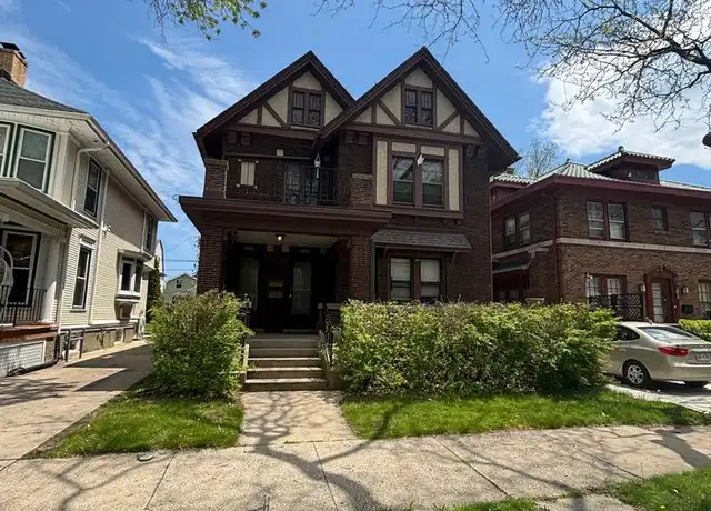 Property at 1013 College Ave Unit 2, Racine, WI, 53403, 3 beds, 1 bath, [object Object]