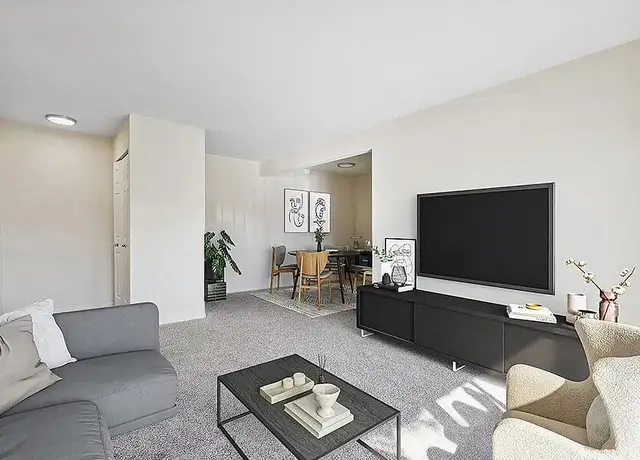 Photo of 17 Featherwood Ct, Silver Spring, MD 20904