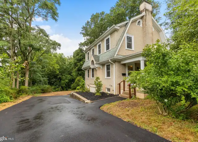Property at 108 Biddle Rd, Paoli, PA, 19301, 4 beds, 2 baths, [object Object]