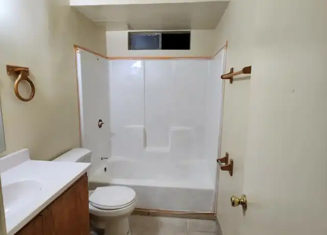 Property at 327 McCord Ave Unit 6, Bakersfield, CA, 93308, 3 beds, 1 bath, [object Object]