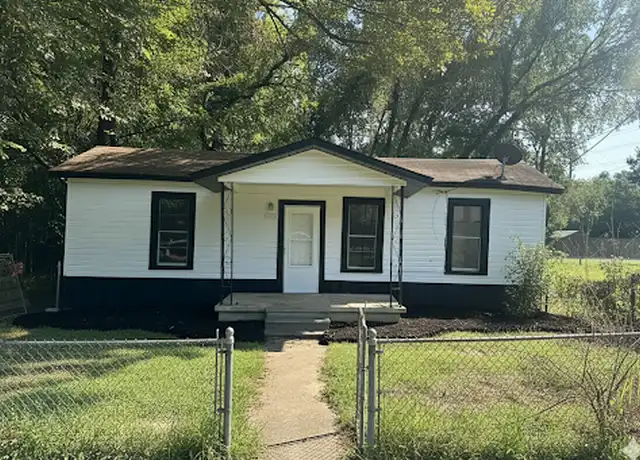 Property at 1801 Plant St, Texarkana, TX, 75503, 2 beds, 1 bath, [object Object]