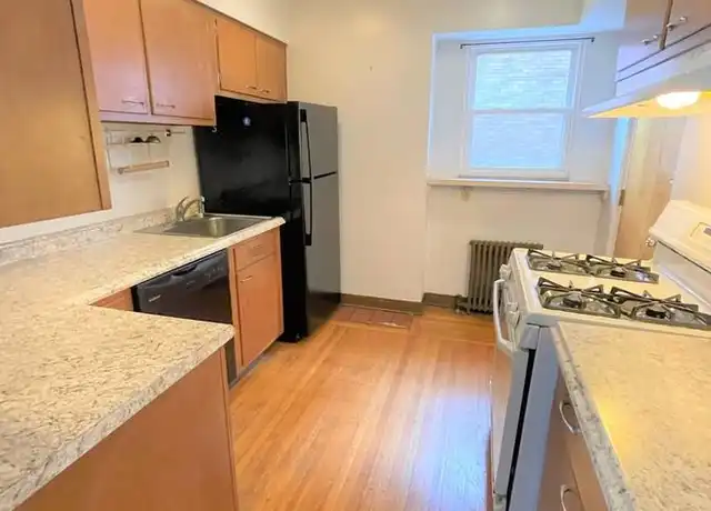 Property at 5700 Darlington Rd Unit 1st Floor, Pittsburgh, PA, 15217, 3 beds, 1 bath, [object Object]